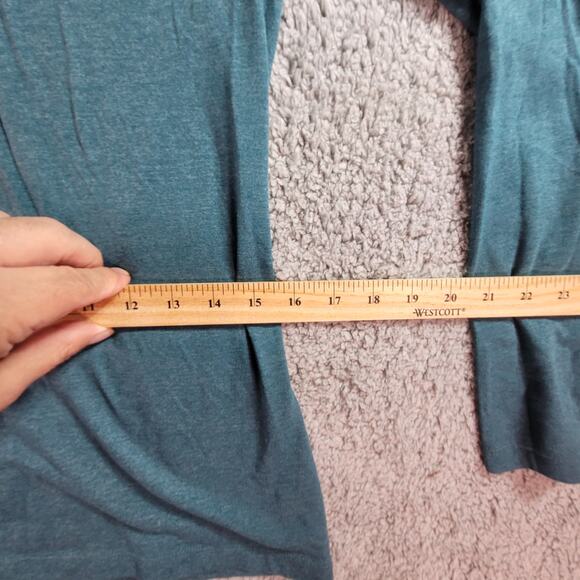 Eddie Bauer Womans‎ Medium vneck shirt blue green - Picture 5 of 6